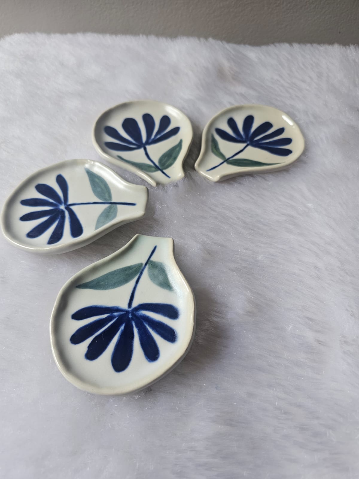 Blue Round Spoon Eest