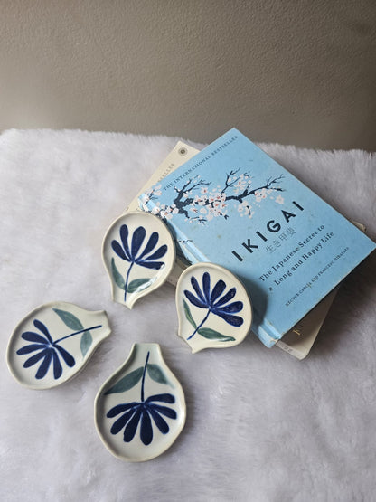 Blue Round Spoon Eest