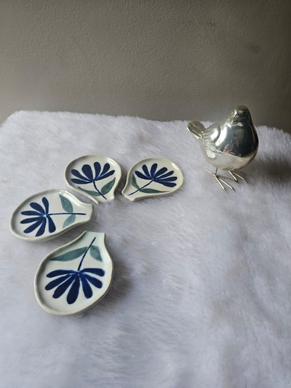 Blue Round Spoon Eest