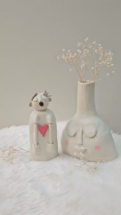 Huggle Bun and Flower vase